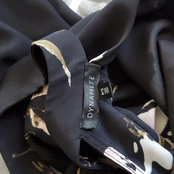 Dynamite Black Printed Blouse Size Small - Picture 7 of 7